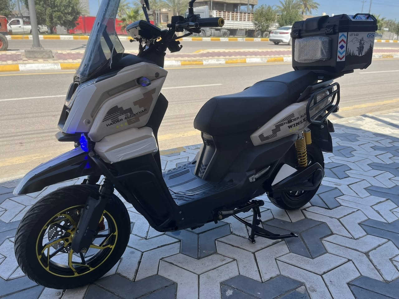 السلام عليكم للبيع اباجي موديل 26 
بطاريات 🔋 مصطرة  38انبير العدد6
فول مواصفات 3انضمت تشغيل بصمة +سويج +كارت سماعات بلوتوث لايت زنون جدن قوي 
تايرات  عريضة جبلي جنطة خلفية 
حساس قفل اربع نمر السرعة 135  شاشة تحتيد اعطال 
الدراجة مستعملة شهرين دراجة حيل حيل نضيفة 
مكاني فلوجة شارع ستين 
لاستفسارات ***********
السعر مليون و75  وبيهة مجال
