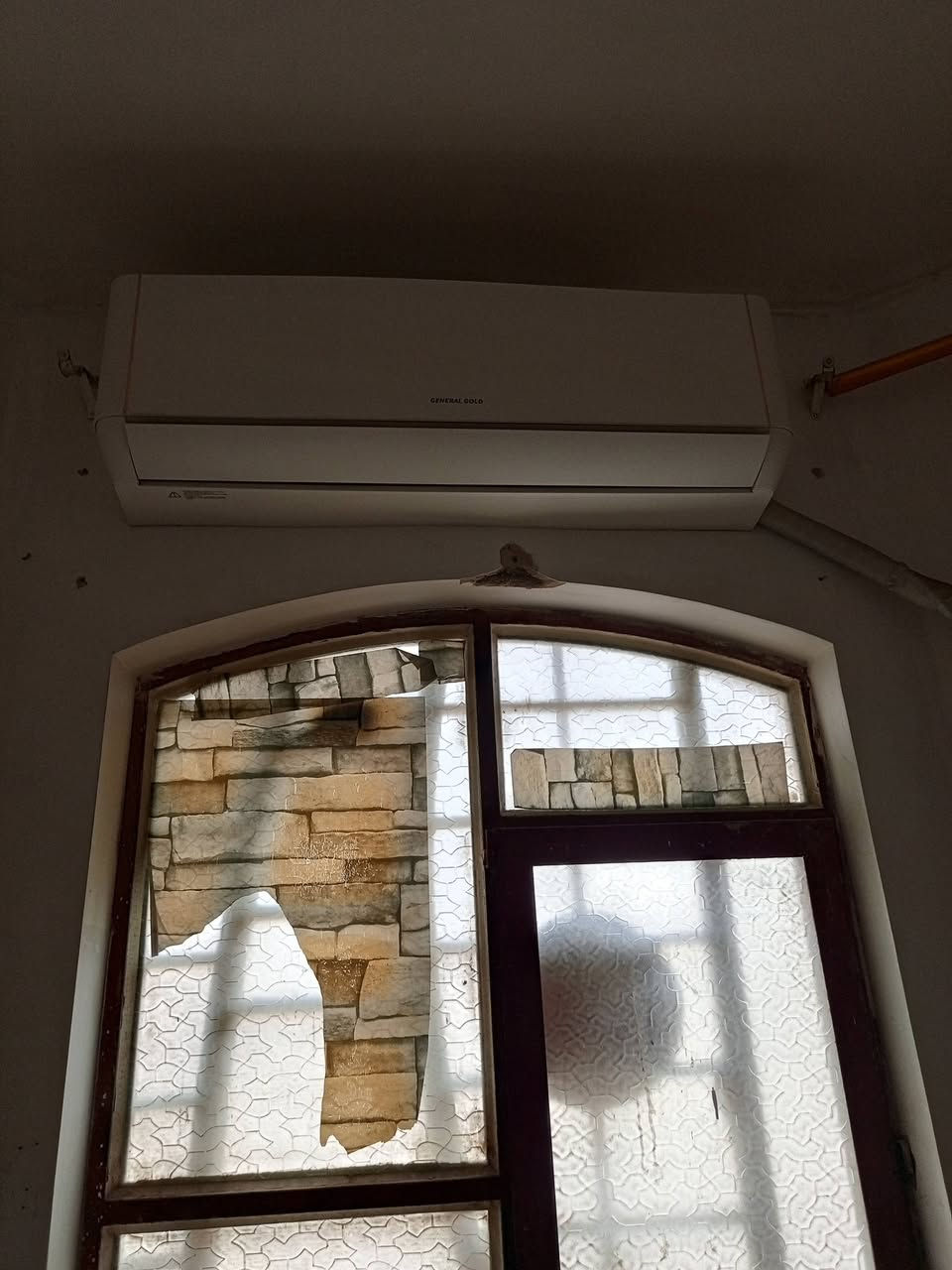 سبلت للبيع طنين تدفئه تبريد شرط الشغل العنوان حي السلام كربلاء السعر 350 ***********
