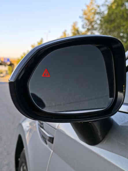 للبيع هيونداي سوناتا موديل 2024 SLE
وارد امريكي بدون لوحات
--------------------------------
 * المواصفات * 🏅🥇
• بصمة دخول ذكي تشغيل عن بعد 
• رادار تحديد مسار مثبت سرعه 
• شاشة متصلة اندرويد أوت - أبل كار بلي 
• شاحن لاسلكي - منافذ شحن 
• تبريد مناخ منفصل تحكمنا لمس 
• كشنات كهرباء - تدفئة كشنات أمامية 
• داريف مود - اتو هولد
• لايت LED أمامية وخلفية 
• كير تعليك 
• تحذير النقطة العمياء 
• باقي المواصفات موضحة بالصور 
--------------------------------
الضرر .
تبدل جاملغ - بنيد
إرباك استيرن فقط 
بدون دواخل
عداد المسافة 13 الف mi
السعر (( 185 )) $$ بي مجال
للاستفسار الاتصال على الارقام التالية 

📱- ***********

📱- ***********
.
