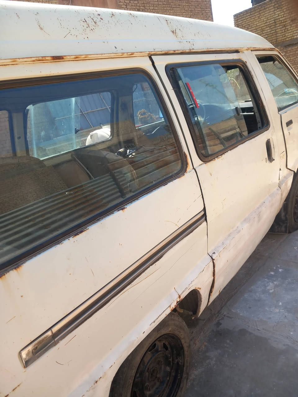 السلام عليكم فاره البيع مكينه وكيري ونجي بيه بخار خيط تخم تاير كهربايات شغاله رقم كربلاء  سعر ١٥ بيه مجال عنواني الحسينيه مال راجديه قرب شارع ابو سمير ***********
