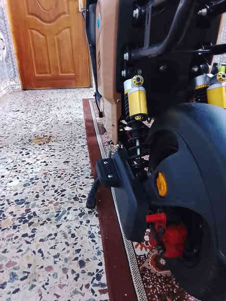 ارR9جديده جدا خمس بطاريات سعرها 4500وبيهه مجال لطيبين مكاني بغداد رقمي ***********
