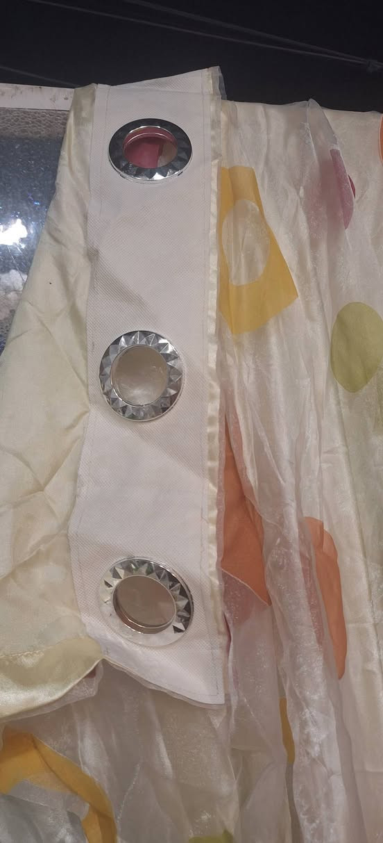 للبيع ستائر سيدار ستن مع اوركنزا عرض ٣ أمتار كل قطعه وارتفاع ستندر تلمع لمع استخدام قليل جدا..المكان بغداد ويوجد توصيل لكل مكان..


**إذا كنت صاحب هذا الإعلان وتريد حذفه لأي سبب، رجاءا أرسل رسالة إلى الدعم الفني**