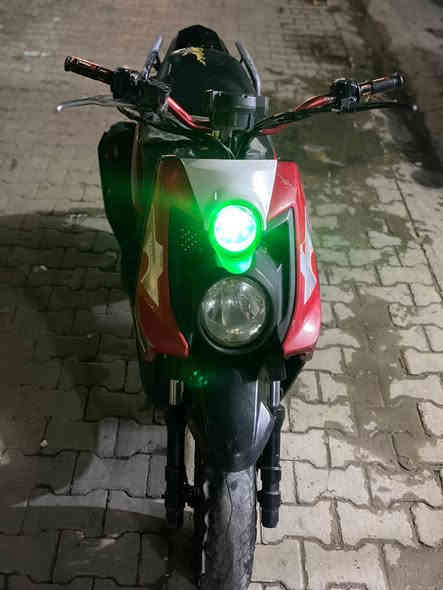 سلام عليكم 
سكنس جبلي للبيع بلادية شغالة نكرة سلف مكينة مامفتوحة أبد ع وضعها البلادي دراجة شلعة ومعدل تخبل كهربائيات كلها شغالة 
مدينة الصدر قطاع 41 
رقمي موجود واتساب ***********
