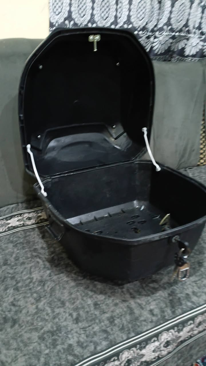 السلام عليكم جنطه مال ماطور حجم الجبير اخو الجديده بيها اسورجين السعر اب 25وبيها مجال شراي تعال خاص رقم الهاتف ***********
