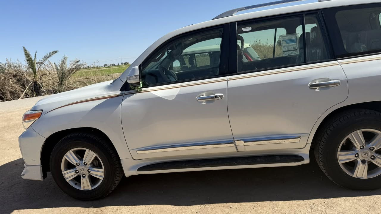 سلام عليكم
للبيع لاندكروز Gxr محرك 6 سلندر 
موديل 2015 بريم  رقم بغداد الدولي 
كير ومحرك وصدر مكفول 
 تخم تاير جديد شركةاصلي استخدام 
شخصي 
السياره كفاله عامه 
ماشيه 170 قابل لزياده
المكان السماوة 
 للاستفسار الاتصال على الرقم ***********
