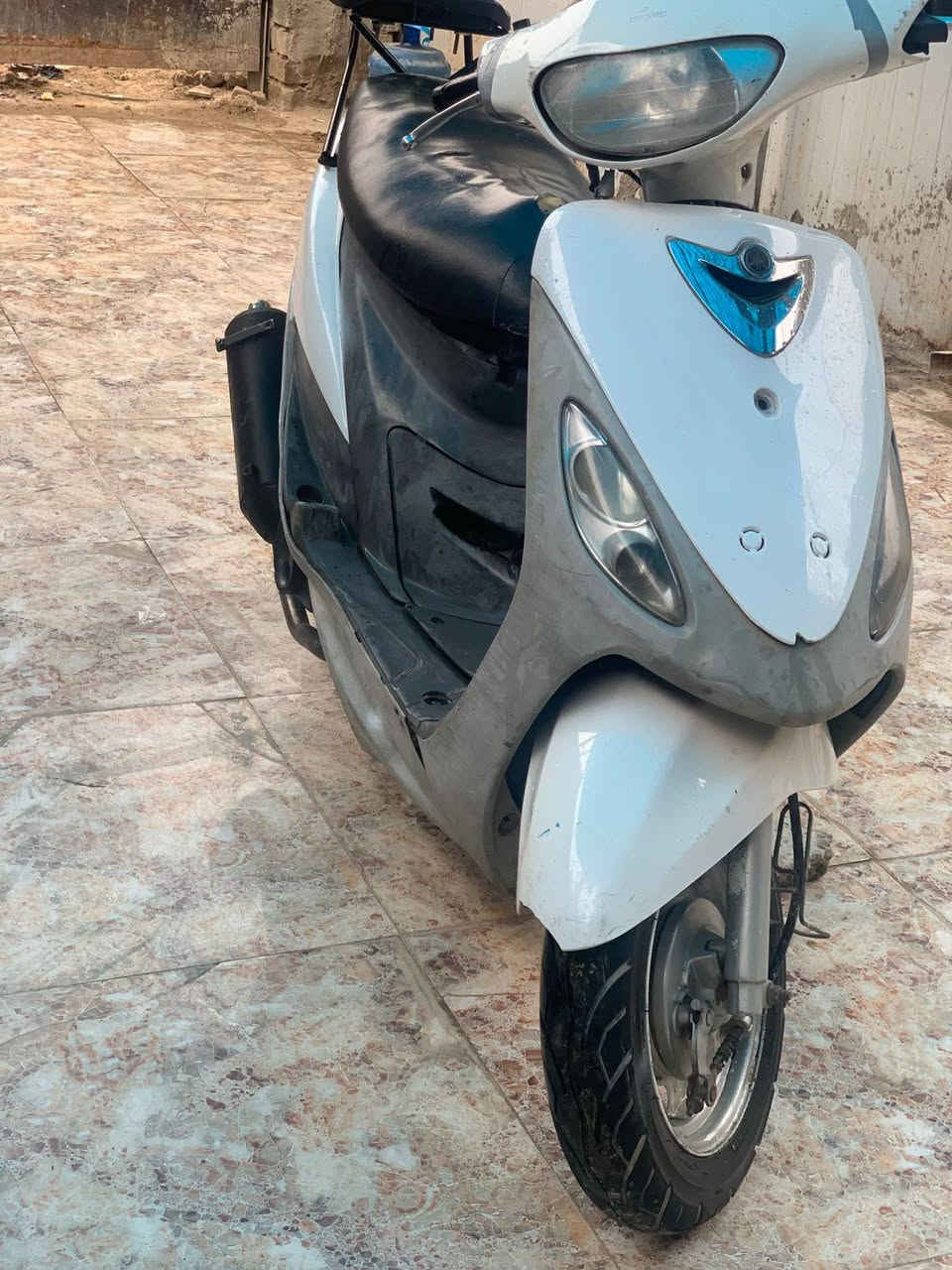 سلام عليكم ماكس منغولي دراجه نضيف فقط السلف مالها ماعرف شبي شخاطه يمكن شلعه معدل فول كهربائيات كلها شغاله بس الاشيار ماتشتغل مكاني بغداد المشتل سغر325وبيها مجال رقمي***********
