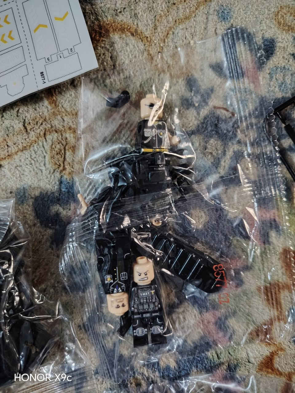 السلام عليكم
ممكتوب كم قطعه
يصير 51 شكل سعر 10


**إذا كنت صاحب هذا الإعلان وتريد حذفه لأي سبب، رجاءا أرسل رسالة إلى الدعم الفني**