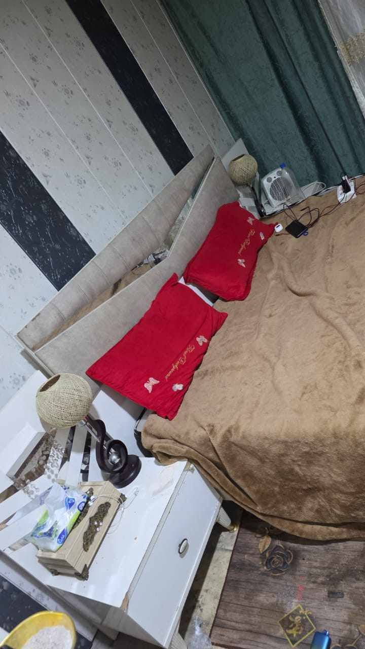 السلام عليكم غرفة تركية مستخدمة اضرار بسيطة مثل ماموضح بالصور
 مامفتوحه 5قطع
رايديها ب275 قفل اقل من هذا السعر مانگدر
+موجود تخم ديوان نضيف رايدينه ب240
العنوان بغداد الطوبجي
تفاصيل اكثر خاص


**إذا كنت صاحب هذا الإعلان وتريد حذفه لأي سبب، رجاءا أرسل رسالة إلى الدعم الفني**