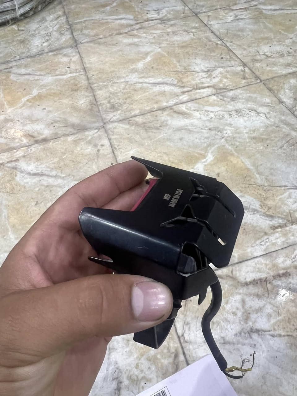 البيع  اصلي  امريكي 

الرقم  ***********
