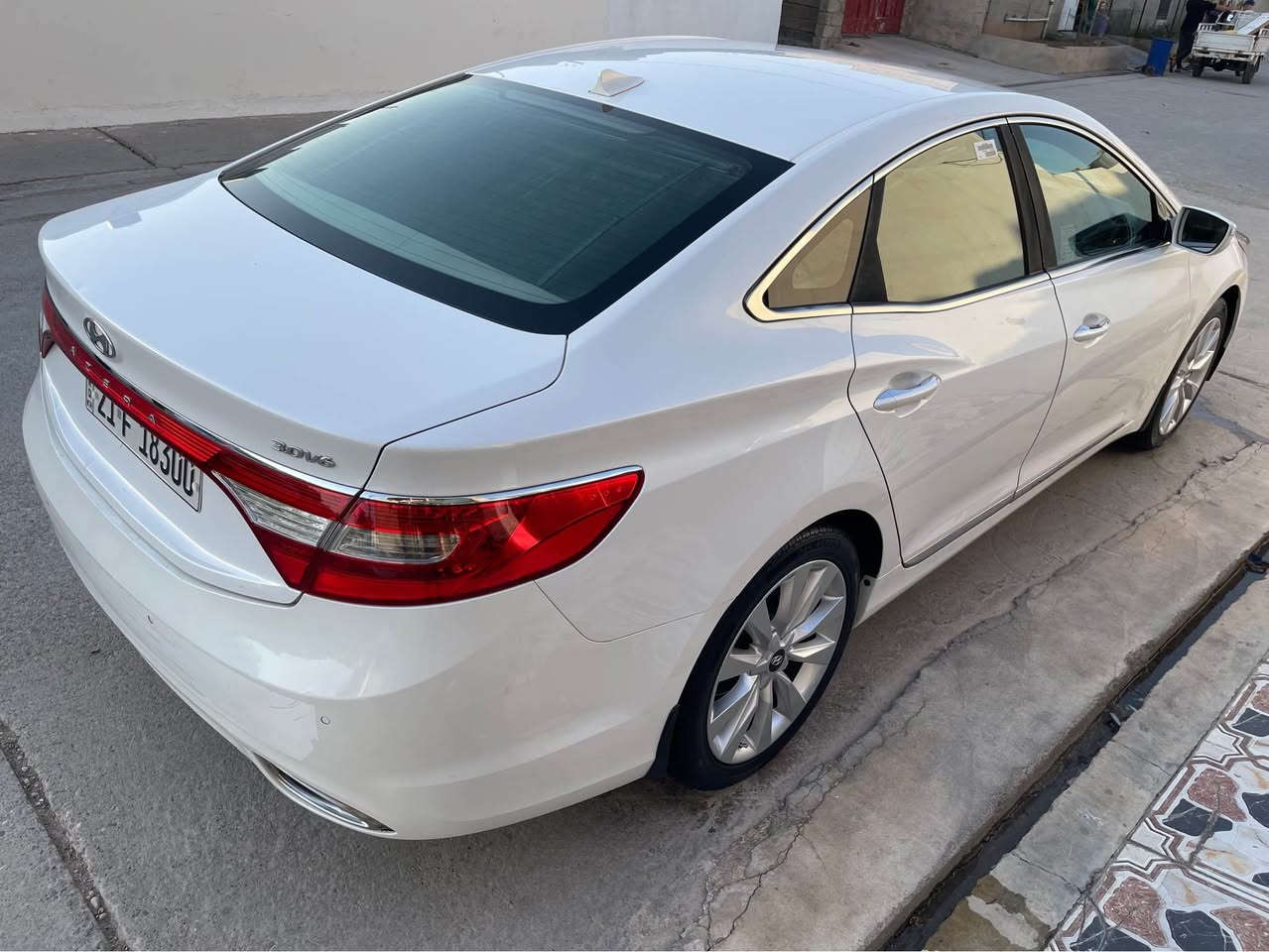 ازيرا موديل ٢٠١٥كلين بنسبت سياره نوص مواصفات موحرك 6Vماشي 150كلمتر ماشي حقيقي كير محركً شرط بس محرك قباخ مفتوح به س شرط فحص بتاقه بزين موجود سنويه اربعه شهر خلصان تحويل ثاني يوم بنسبط كوليش جديد بل باكيت سعر
١٢٥$مجال قليل بي 
***********واتسب 
*********** كركوك, العراق
