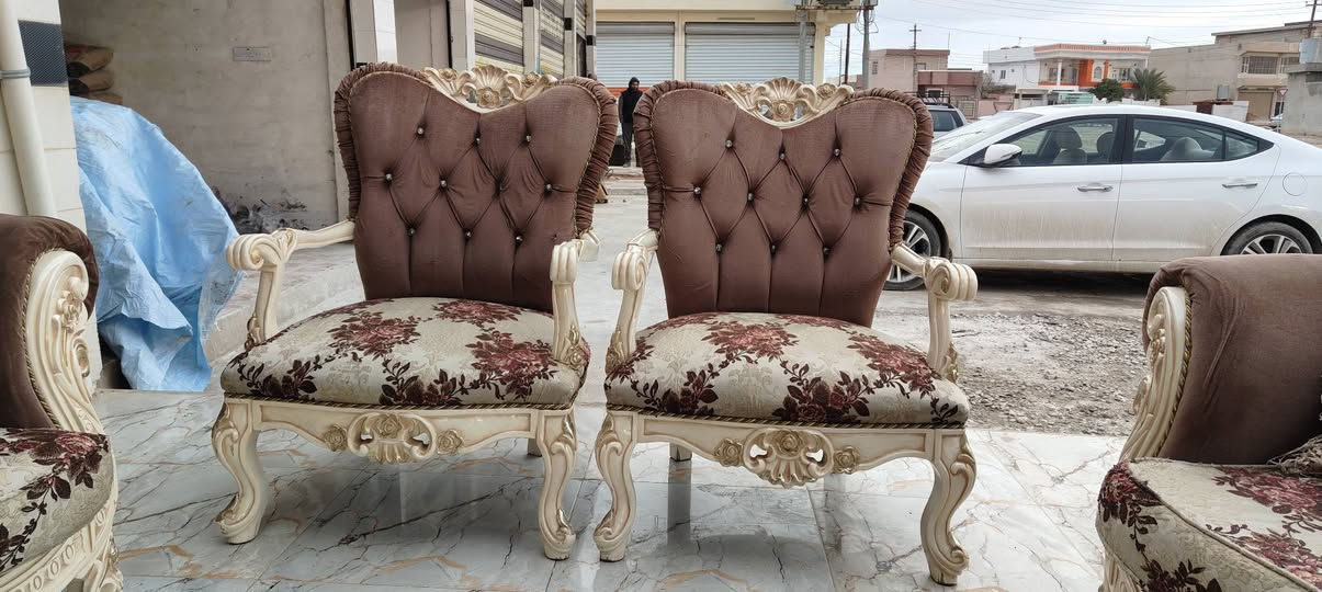 طخم قنفات ملكي اربع قطع يلزم ثمان نفرات نظيف اي عيب ما ابي 🔥🔥اقساط مــــريحه 🔥🔥
القساط لحاملي بطاقة الرافدين فقط
🛑مدة الاقساط (18)شهر بدون مقدمة🛑
الاقساط بدون مقدمة و بدون كفيل 
✅المشمولين الموظفين 
✅منتسبي الداخلية
✅متقاعد اصيل
✅الدفاع 
✅عقود
✅شرطة اتحادية 

 معرض ومعمل سند للبيع وشراء الاثاث المنزلي جديد ومستعمل داقوق سايدين العشاير قرب صيدليه النعيم دكتور خليل يوجد لدنيا تفصال قنفات وديوان حسب الطلب وباحدث الموديلات الاستفسار ***********@***********
