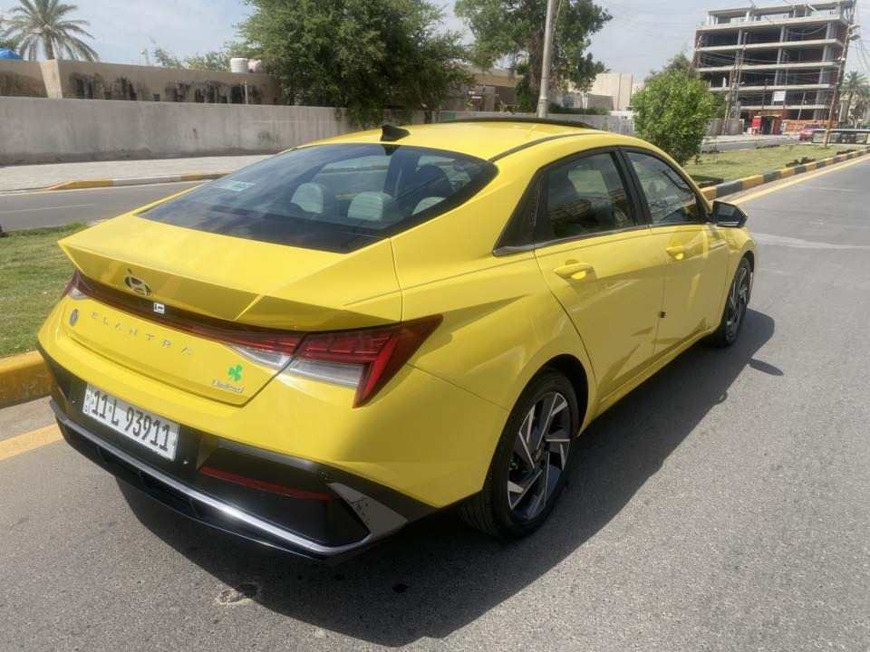 🔹🔹🔹السلام عليكم 🔹🔹🔹
النترا  2024 لمتدد فول 1/1   
 لون ليموني 🍋🍋🍋
          ( الرقم خصوصي )
1-بصمة تشغيل ابواب وصندوك
2-فتحة سقف ( سلايد روف ) 
3-محرك 2000 Doch دوش المرغوب 
4- 4كامرات امامية خلفية جانبية 
5-رادارات 360 درجة ( امامي جانبي خلفي )
حساسات امامي + خلفي 
6-مانع تصادم الامامي والجانبي والخلفي
7-التحذير عند فتح الباب 
8-دشبول شاشة 4 وضعيات للعدادات
9- 3 وضعيات قيادة ( عادي سبورت ذكي ) 
10-مثبت سرعة ذكي ( التحذير عند مغادرة المسار )
‏11- Auto Hold التوقف لفترات قصيرة
12-الهاند بريك بصمة
13-شاشة حجم كبير تدعم نظام الابل كار بلي 14-والاندرويد اوتو بدون كيبل يربط التلفون 
واير ليس و GPS  
15-شحن واير ليس 
16--ويل كب ١٧ مميز 
17-نظام الصوت Bose عدد السماعات 8 
18-تشغيل عن بعُد 
19-المراية الجانبية كهرباء اشاير بالمري 
20-اضواء ترحيب عند الاقتراب 
21-لايت لد 3عدسات  
22-داخص ابيض كشنات جلد 
23- كراسي كهرباء
24-نقطة عمياء
25-تدفئة بالكشنات
26-لد متغير الالوان ١٢ لون على طول الدشبول
27-كير اوتماتيك و S وعادي ٨ نمر
28-تحديد مسار وقيادة الية والسياقة على خطوط 
الشارع في حال الاجتياز تنبهك
30-مانع انزلاق ومانع تصادم
🔷حادثها بيبان 2 فقط تبديل🔷☑️
 ايرباك برده
31-ماشيه 68 الف حقيقي
المكان. بغداد البديات قرب المرور 
للأستفسار ‭0783 894 0840‬
🌷🌷السعر 165$ بيها مجال 🌷🌷
