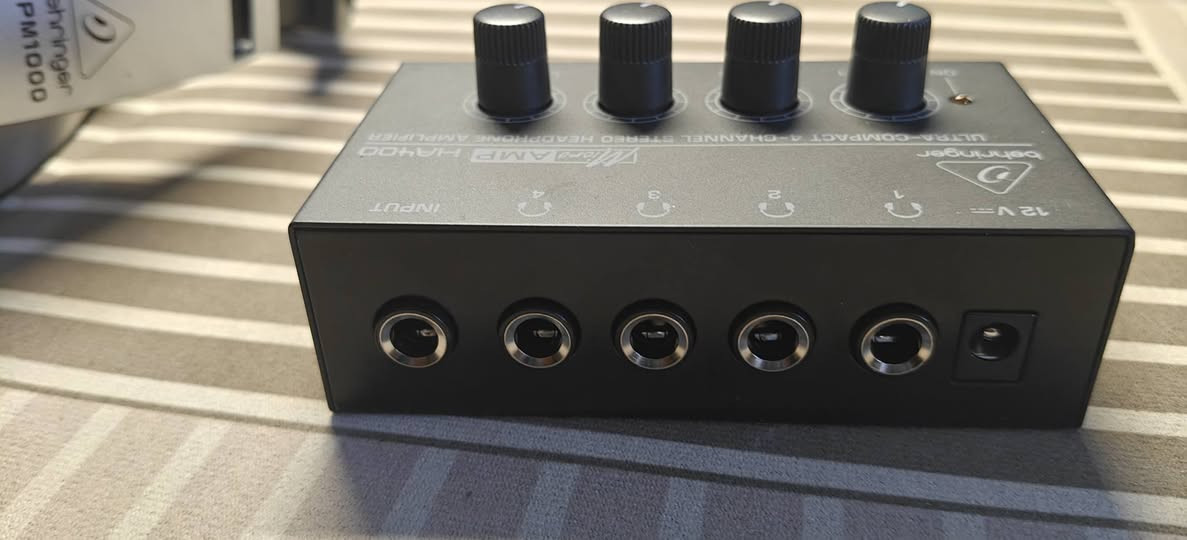 سلام عليكم
Behringer
Ha400 micro amp
Behringer hpm1000
سعر القطعتين 30


**إذا كنت صاحب هذا الإعلان وتريد حذفه لأي سبب، رجاءا أرسل رسالة إلى الدعم الفني**