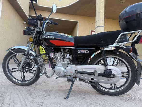 للبيع بسعر 600 الف وبيه مجال لشراي
او مراوس بسايم او بطح نضيف وانطي فرق 
سيفان 21 نضيف كلش محرك نضيف سبانه ما ممدوده عليه 
دبلات وشاشه وبلاجكتورات بومه كلهن جدد صار شهر 
وصالصنة بدلته جديد غير الي بصور 
قيق بانزين جديد غير الي بصورة
خمسة كير شلعته كلش قوية وصوته ناعم 
تايرات جدد 
تشغيل صلف 
مكاني كرمة حسب اتفاق توصيل 
***********
بالواقع انضف من صور
