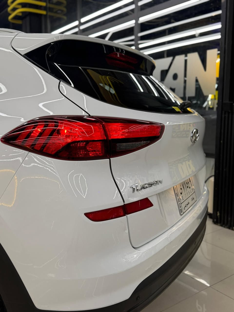 اسلام عليكم

توسان وارد امريكي. موديل 2019 

موصفات 

فور ويل  مكينه. 2400 

اوتو هولد 

انظمه قياده 

كامره 

شاشه

تحديد مسار 

حادثه. فقط بارد في الجاملغ الايمن يعني كلين 

 

عليهه تخم تاير جديد 

سيرفس كامل 

 مكان السياره بغداد.الزعفرانية 

سعرهه.  158.  وبيهه مجال. 

رقمي. *********** 

السيارة على ايدي من تاريخ الاستيراد الى اليوم بسنة 20 جبتة والى هذا اليوم على ايدي برغي نقص مابية سيارة جديدة بمعنى الكلمة 
الشراي يتصل.
