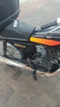 دراجه للبيع ايراني موديل 20 نظيفه كل شيء ما بيها وكل شيء شغال بيها وشر...