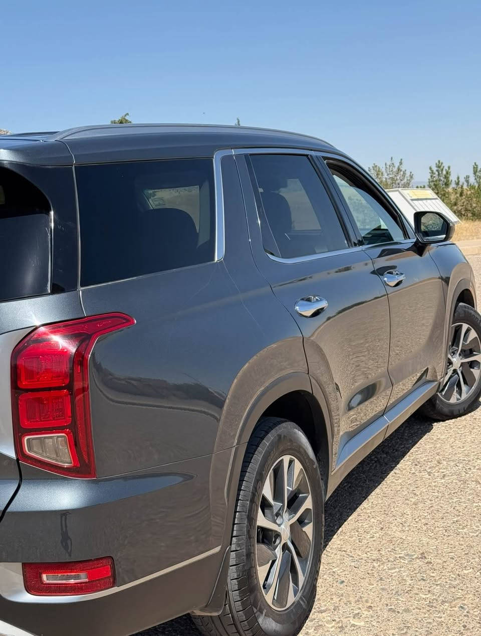 السلام عليكم 
پاليسايد موديل : 2020  7راكب 
السعر : 240ومجال قليل 
اللوان : فيرانى 
عداد المسافة : 40 الف 
سياره كامله و جاهزه دينار مصرف ما بيها تحويل وكاله نفس يوم ايد واحد من 2020 🛑وبيه كتاب تظليل جامات
 خلفى 80%
ملاحظة السيارة : فقط ربع بوند بدون دواخل 100% بچم كله بلادى 

المواصفات : 
فـول فـول مـواصـفـات 1/1
فتحة سقف سلايد
‏‎بصمة ابواب 
‏‎بصمة تشغيل 
تشغيل عن بعد : Remote Start
‏‎شاشة كبير
هاند بريك بصمة
اوتو هولد :    Auto Hold
اوتو ستارات : Auto Stard 
اوتو ستارات : Auto Stop‎
رادار امامي (تحديد مسار)
‏‎رادار جانبي (نقاط عمياء)
‏‎رادار خلفي (التحذير من الاصطدام)
‏‎حساسات امامي
‏‎حساسات جانبي 
‏‎حساسات خلفي 
نظام : Eco
نظام : Normal
نظام : Sport
تحكيم ستيرين
ستيرين هيتر

كشنات كهربائي 
كشنات هيتر
تبريد لمس
تبريد مركزي
لايتات ليد وعدسة زينون 
بكلايتات LED
ويل كروم
وبعد هواية مواصفات…
‏‎تفاصيل اكثر الاتصال علی ارقام التاليه 
‏ WhatsApp - Vibir‏‎‏‎‏‎
☎️***********

عنوان📍عقره اكر, نينوى
