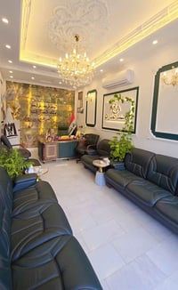 بيت للبيع في البنوك خلف مدرسة الاعتزاز المساحة ١٠٠ متر الواجهة ٥ والنز...