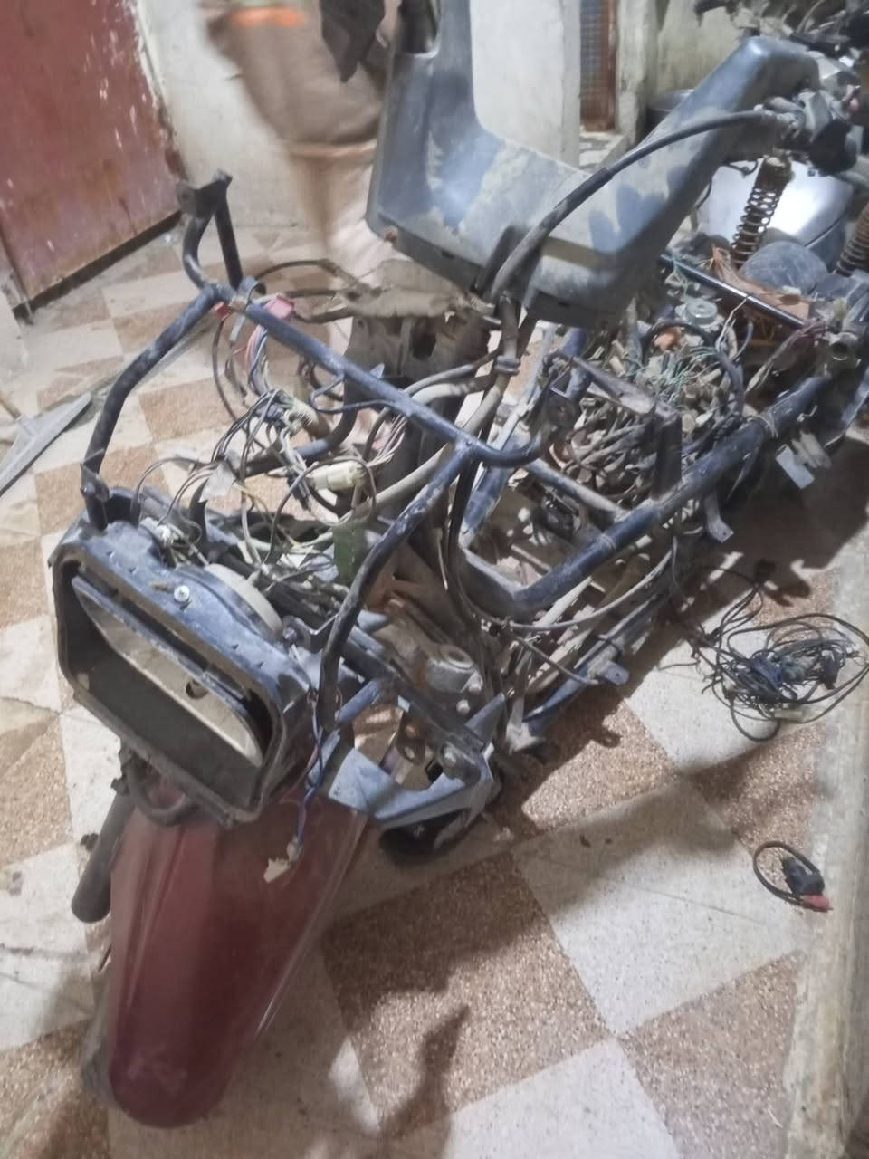 أبيع كوم حديد بس محرك شغال الله شاهد ‏‪***********‬‏
