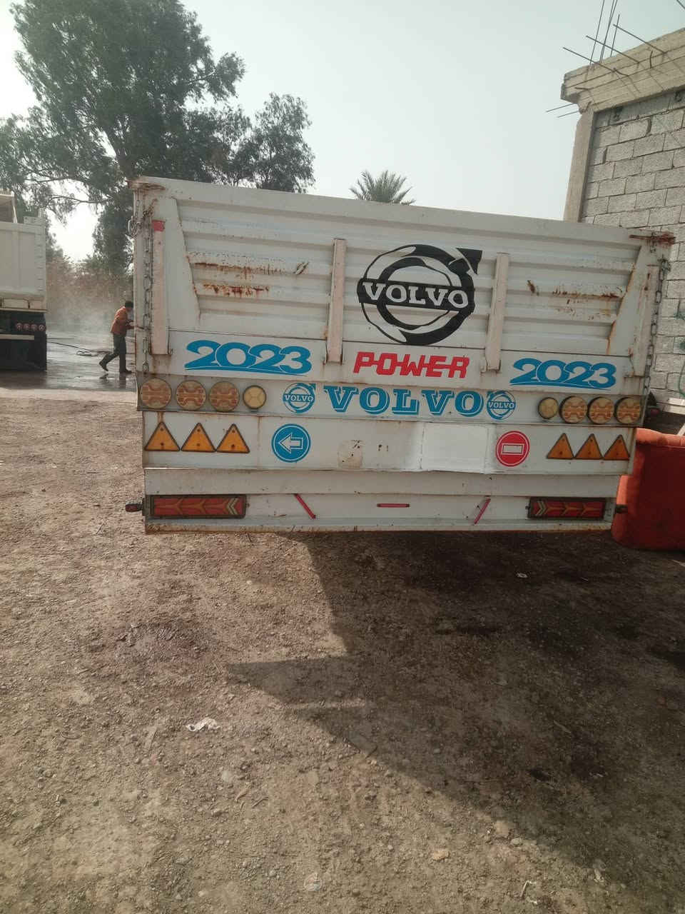 السلام عليكم عربانه اوربيه ٦٠و١٣ دسك ترهم مزوج بيهه كسر ٣٣ وبيهه مجال اثير***********
