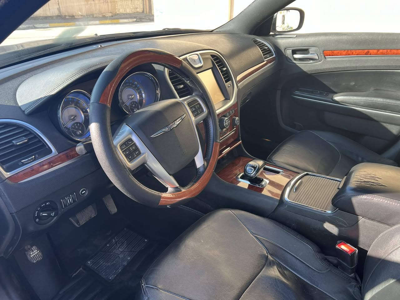 سلام عليكم
أوباما 13 خمس مواصفات 

كير طياره كشنات تتدفئه 

كير محرك خير من الله 

شاشه كبيره بانوراما

السياره صبغ عام بيه ضربه بابين و جاملغ الخلفي عكس السائق شرط ما مشتغله ع خط

بيع مستعجل 140 

العنوان كركوك ***********
