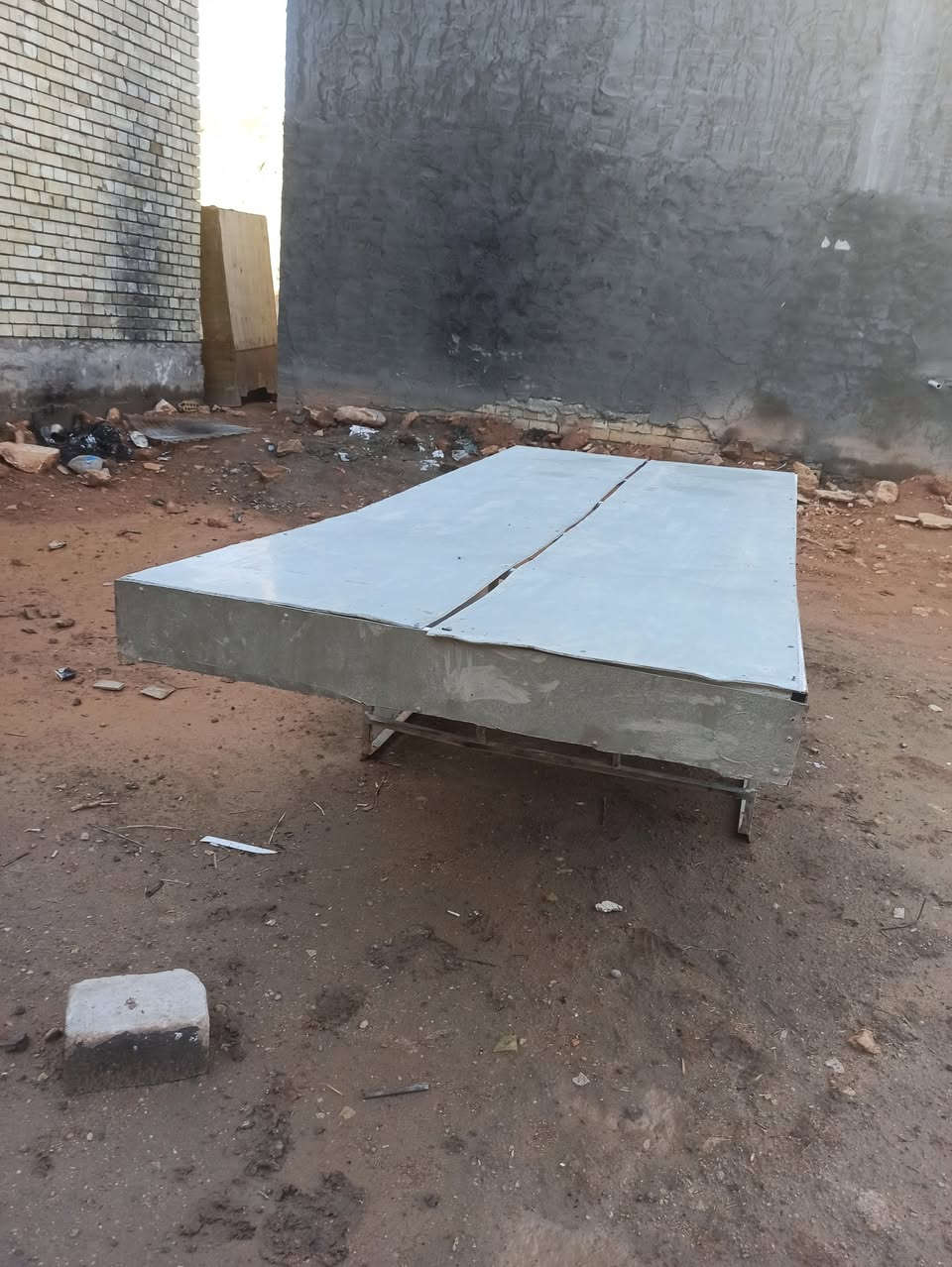 محجر للبيع ***********
