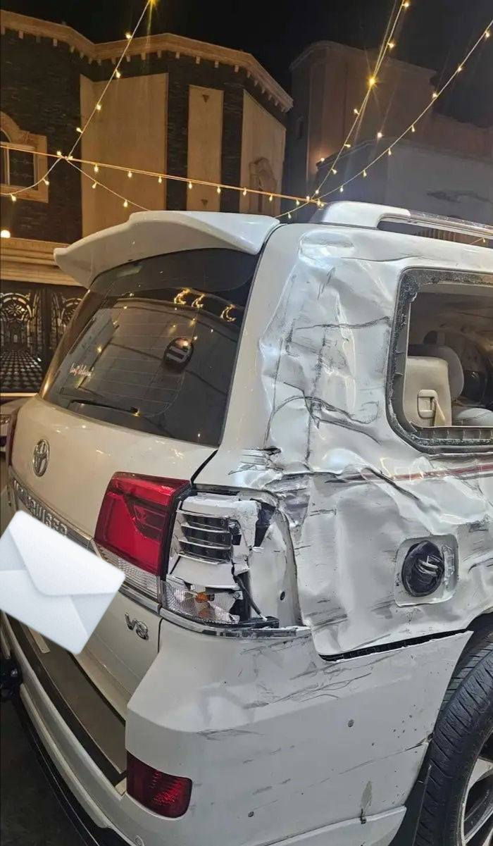 السلام عليكم 🎀🎀
تويوتا لاندكروز
موديل /2020
ماشية /82000
مكينة / 8 سلندر
مكينة وكير كفالة
رقم سليمانية الجديد بآسمي
تحويل ثاني يوم 
السعر 210 ورقة وبيهة مجال 
للاستفسار اللاتصال ***********
ملاحظة غير متواجد ع الفيس
