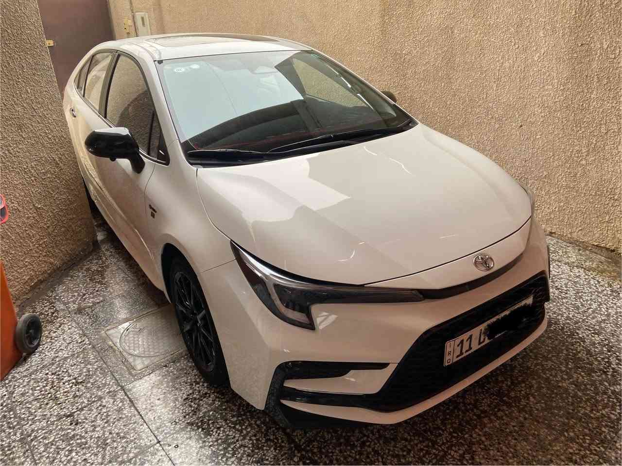 سلام عليكم
كورلا هايبرد 2025 S اغلى شكل واعلى فئه بلكورلا
مواصفات Gr بلاك ادشن 
كرسي كهرباء 3 حركات
بصمه 
فتحة 
داخل احمر
4 كامرات 
 تحكم ستيرن جهتين 
رادار امامي 
كشنات جلد 
جام اوتو 4 
شاشه ابل كار بلي 
لد امامي 
السيارة جديدة جدا باسمي ورقم بغداد
ماشية 9 الاف مكفولة كفاله عامه عدا رصعه مسحوبة Pdr بجاملغ الامامي 
رقمي ***********
