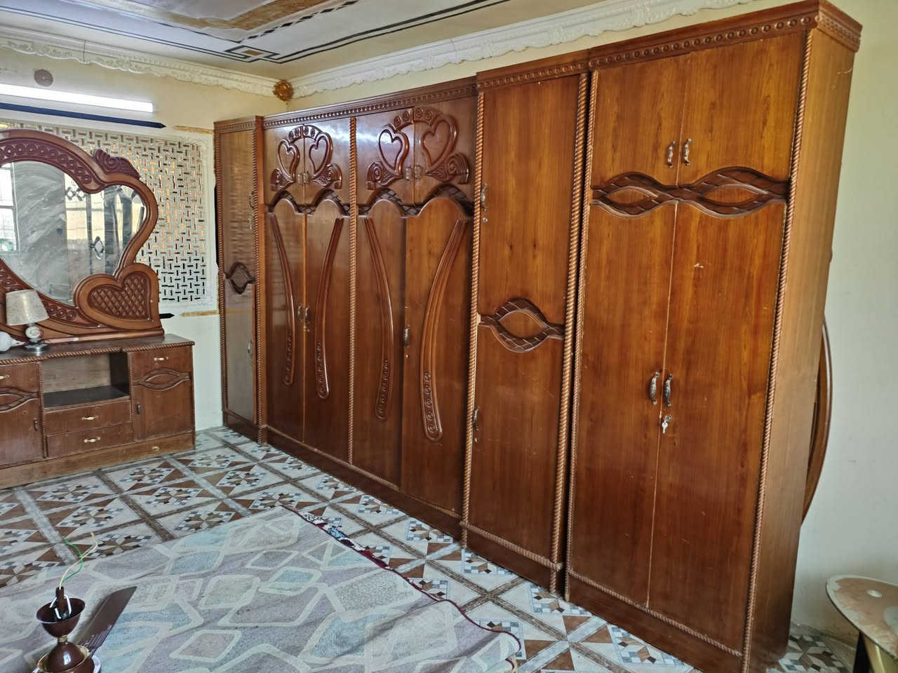 غرفه صاج تكمه للبيع ما بيه ضرر بس التخته بيه كسر غرفه نضيفه مكانه الحسينيه سعر ٧٥٠وبيه مجال لتواصل هاذه رقمي ***********
