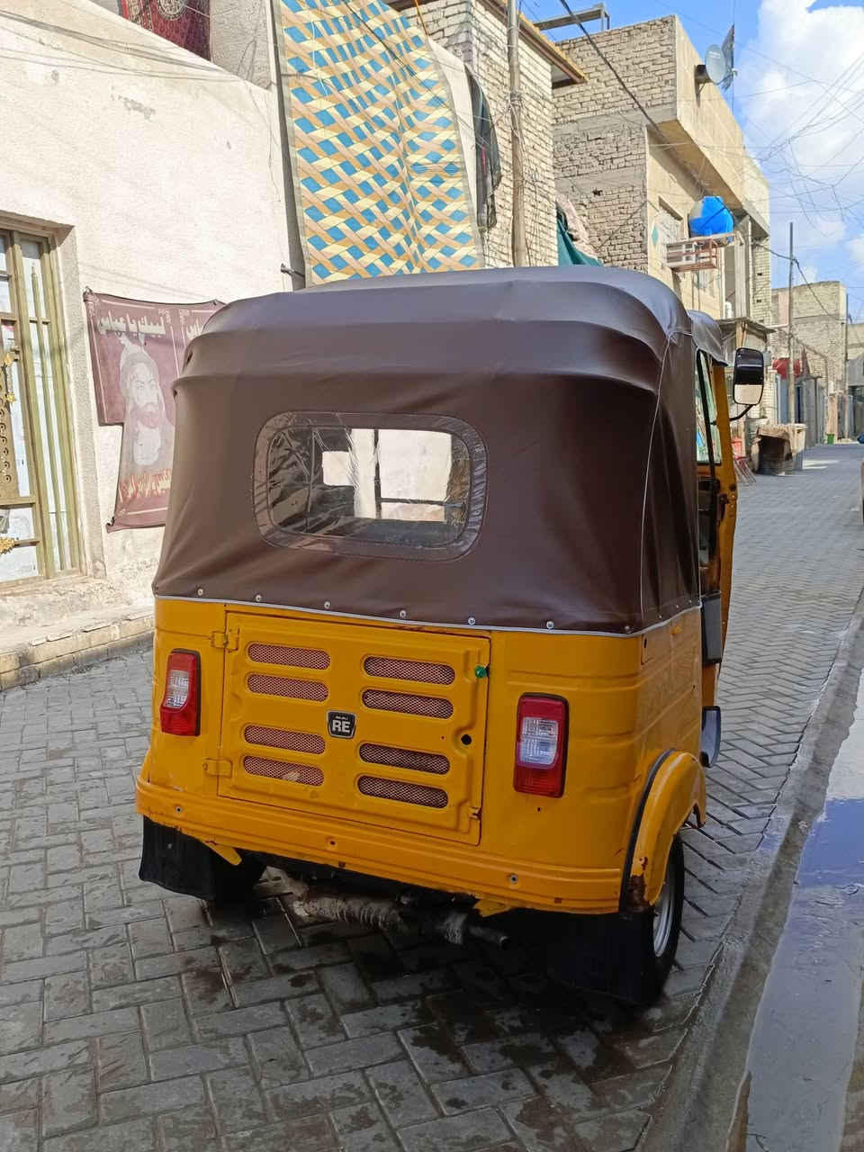 تكتك للبيع موديل 17اوراق مكفولة مكينة نظيفة السعر 3ونص  وبيه مجال العنوان مدينة الصدر ***********
