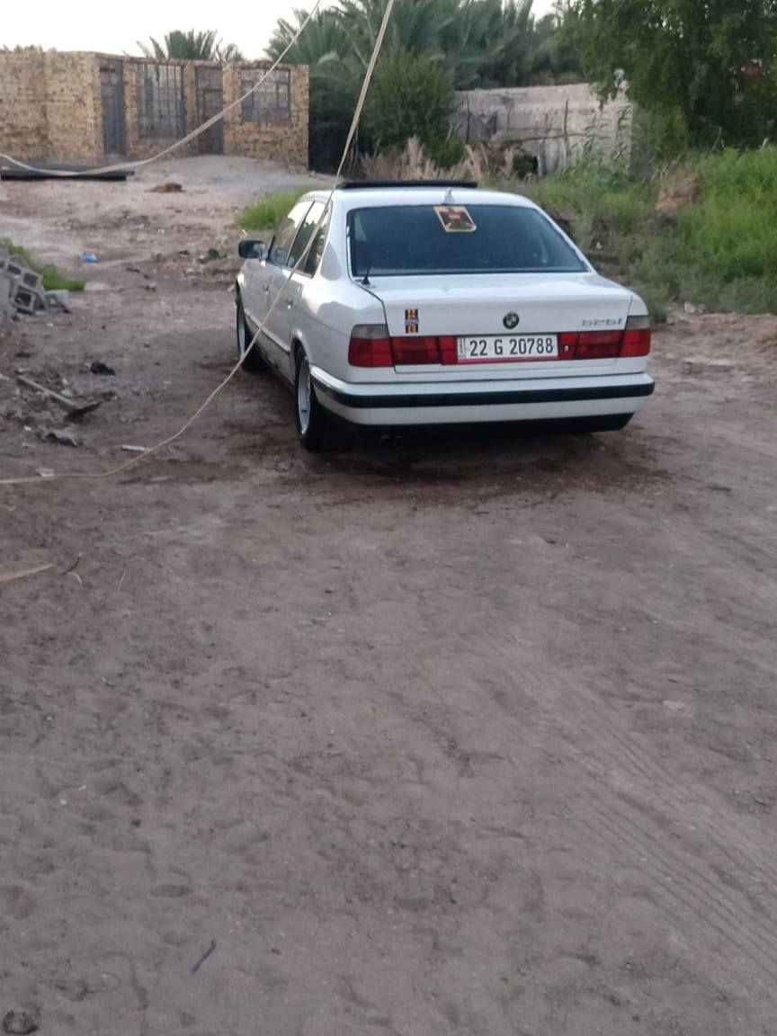 بي ام ٥٢٥ مسكر مديل 92 للبيع 
رقم أربيل السنوية نافذه
تخم تاير جديد
باتري جديد
كهربائيات كلها شغله
تبريد تدفئه شغالين
سنتر الوك شغل
البانوراما شغاله 
السعر 48$
***********
مكان السياره ميسان
