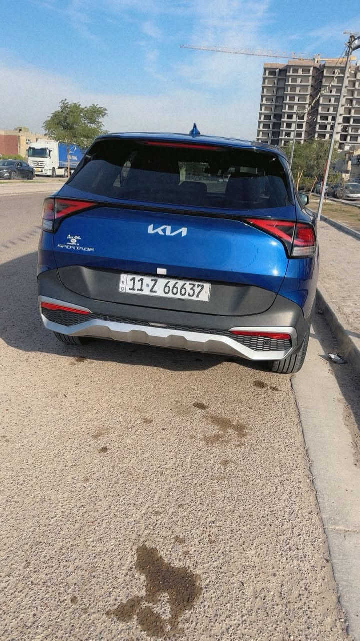 سلام عليكم كيا سبورتج موديل 2023 مكفوله من الصبغ  بدون ايرباك موصفات فول ماعده البنرامه يعني قماره حديد رقم بعداد مشروع وطني تحويل مباشر تشغيل عن بعد تحديد مسار توقف ذاتي كشنات جلد تتفئه بل كشن  العنوان بغداد البياع حي الشهداء /رقم الهاتف /***********/
