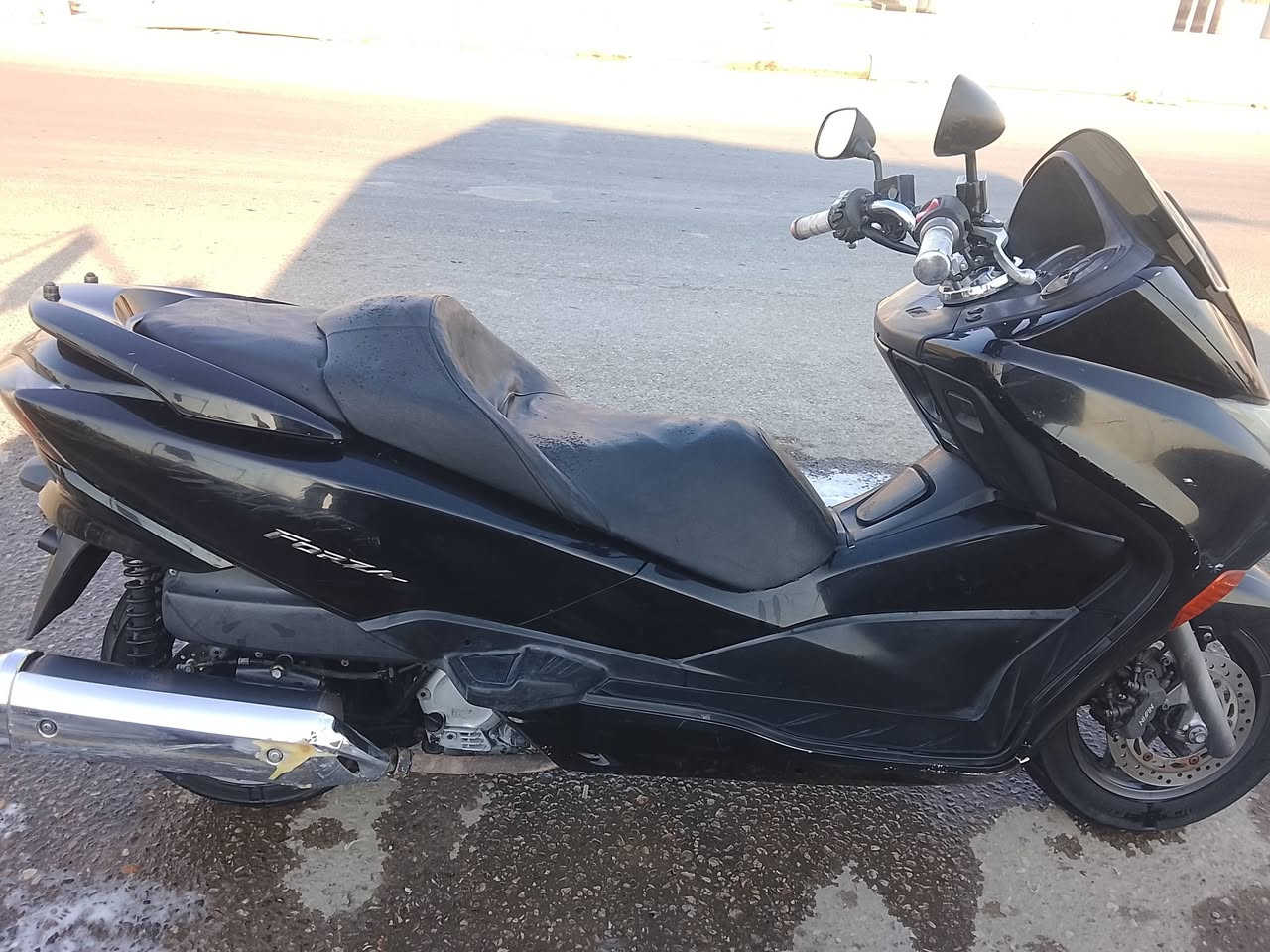 السلام عليكم ورحمه الله وبركاته دراجه فورزا صفر عشره كلوب بالجنطه امبيثري شغال  مرايات البلادي مكينه جديده بك لايت كرستال لايت الامامي ثلجي تايرات جدد كلج جديد بيه نقص التريشه اليم الاستان الصفح بيه بعض الملاحظات الشراي يراسلني ويدلل المكان البصره القرنه النعيم وهذا الرقم بيه واتساب ***********
