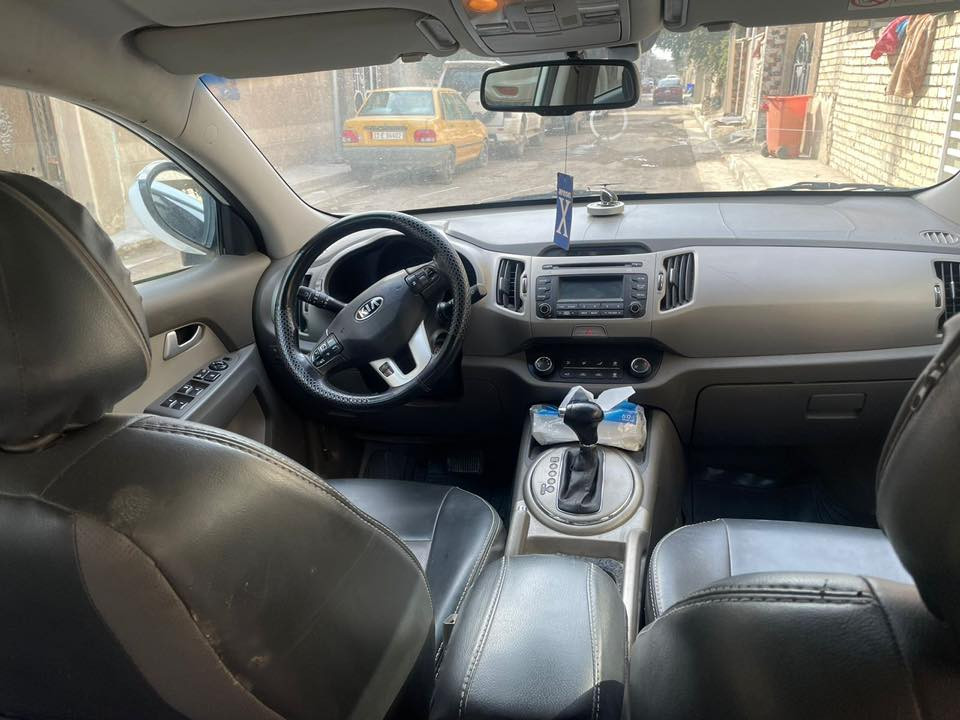 السلام عليكم
سبورتج2015 
خليجي
محرك 2000 دوش
كير ومحرك مكفولات
تخم تاير جديد
مري شفط
صدر بحالة ممتازه جدا
تحكمات ستيرن
ماشية 169

السعر 143
الاستفسار على الرقم
***********
