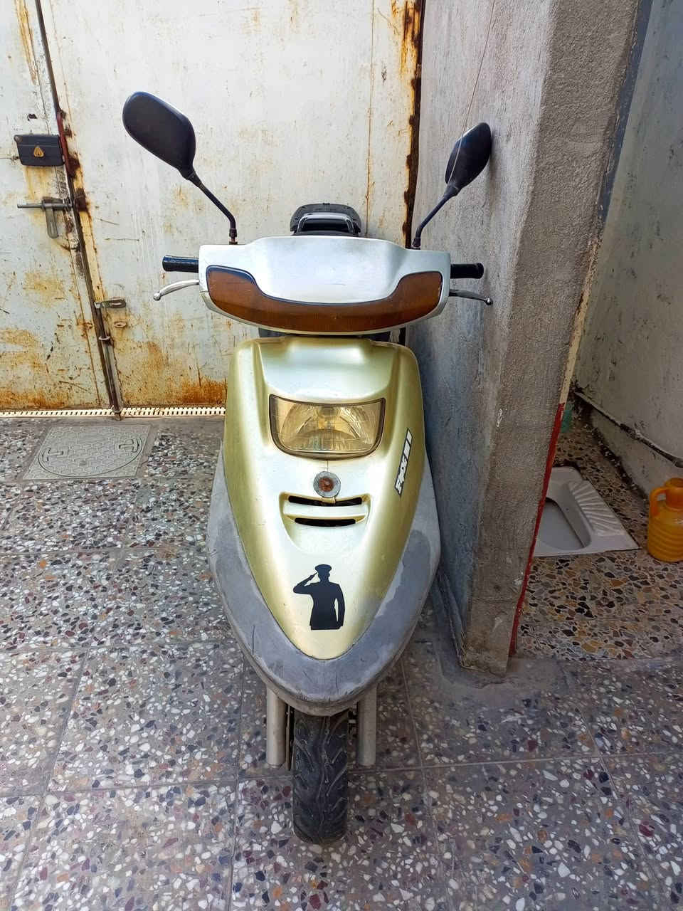 دراجه فضائي مكينه فراشه الدراجه كامله كهربائيات دبلات جديدة باتري جديد بيه كرنك  للبيع السعر خاص هاتف ***********
