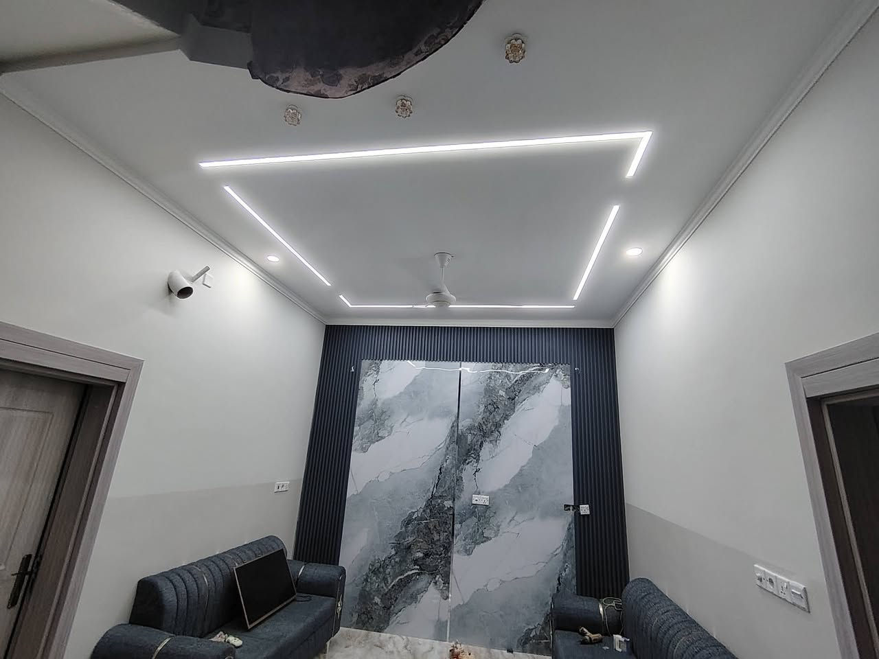 نقدّم جميع أعمال الكهربائيات باحتراف ودقة عالية:
✔ تأسيس كهرباء من الصفر
✔ تصليح جميع الأعطال الكهربائية
✔ ترتيب وتنظيم البوردات
✔ كهربائيات الجبس بورد (سبوت لايت – LED مخفي)
✔ تعمير وترميم البيوت والمحلات
✔ شغل نظيف + أمان عالي
🔧 خبرة
🔧 التزام
🔧 مواد أصلية
🔧 شغل مضمون
📞 للتواصل: اسطة محمد 
☎ ***********
☎ ***********
