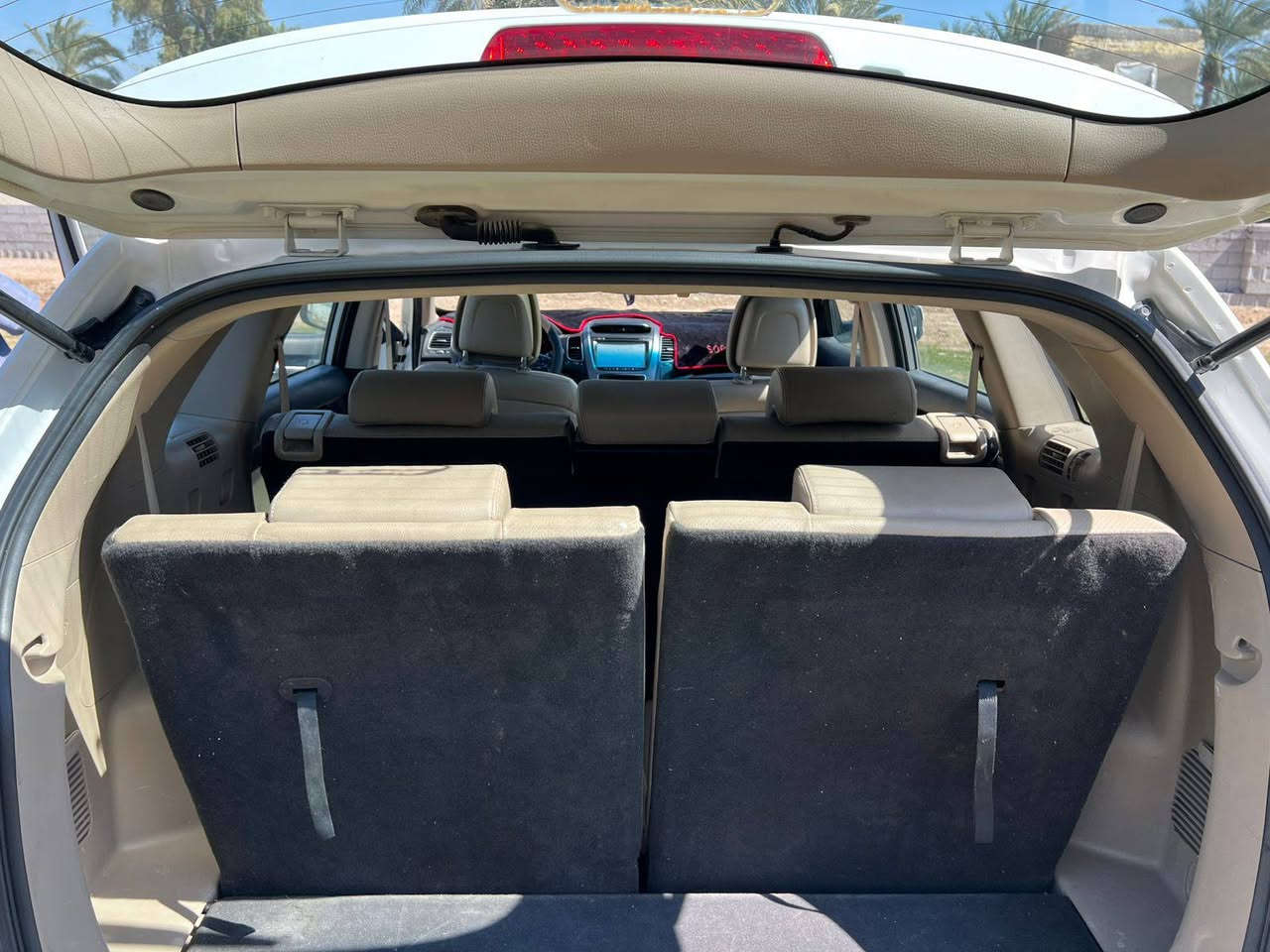 السلام عليكم للبيع كيا سورنتو موديل 2014 خليجي
 فول موصفات ١/١ بصمه بنرامه حساسات أمامي وخلفي شاشه جبيره كامره خلفيه مري شفط كشنات كهرباء وجلد كامره خلفيه ترحيب بلبيبان السياره جاهزه من كلشي كهربائيات كلها شغاله مكينه 6سلندر جديده تبريد ٣قطع 7راكب رقم بغداد الإنكليزي سنويه مجدده لل2031 غرفه جديده ويل كب كروم لايت زنون جديد دمام انفينتي بلادي سياره كفاله عامه سعرها 188وبيه مجال  ‏‪***********‬‏
