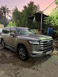 لاندكروز vx • ٢٠٢٣ • ١٠١ الف كم