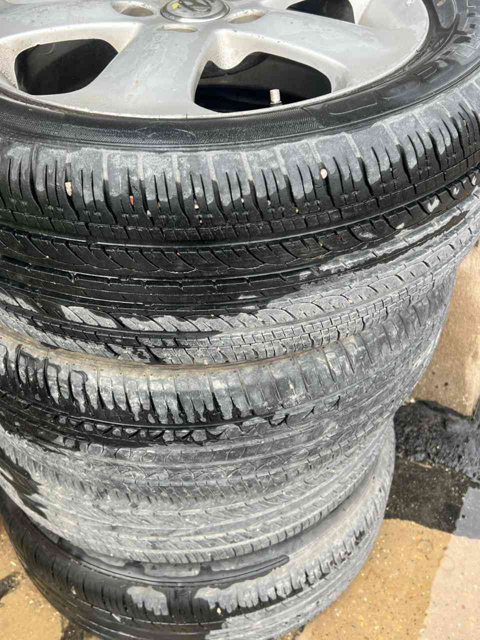 جمعه مباركه
تختم ويل وتاير مال مقدس 11خليجي 

تايرات 3نضافتهن 95%
فقط تاير واحد تعبان و3جدد شاديهن 

بغداد مدينه الصدر 

‏‪***********‬‏
