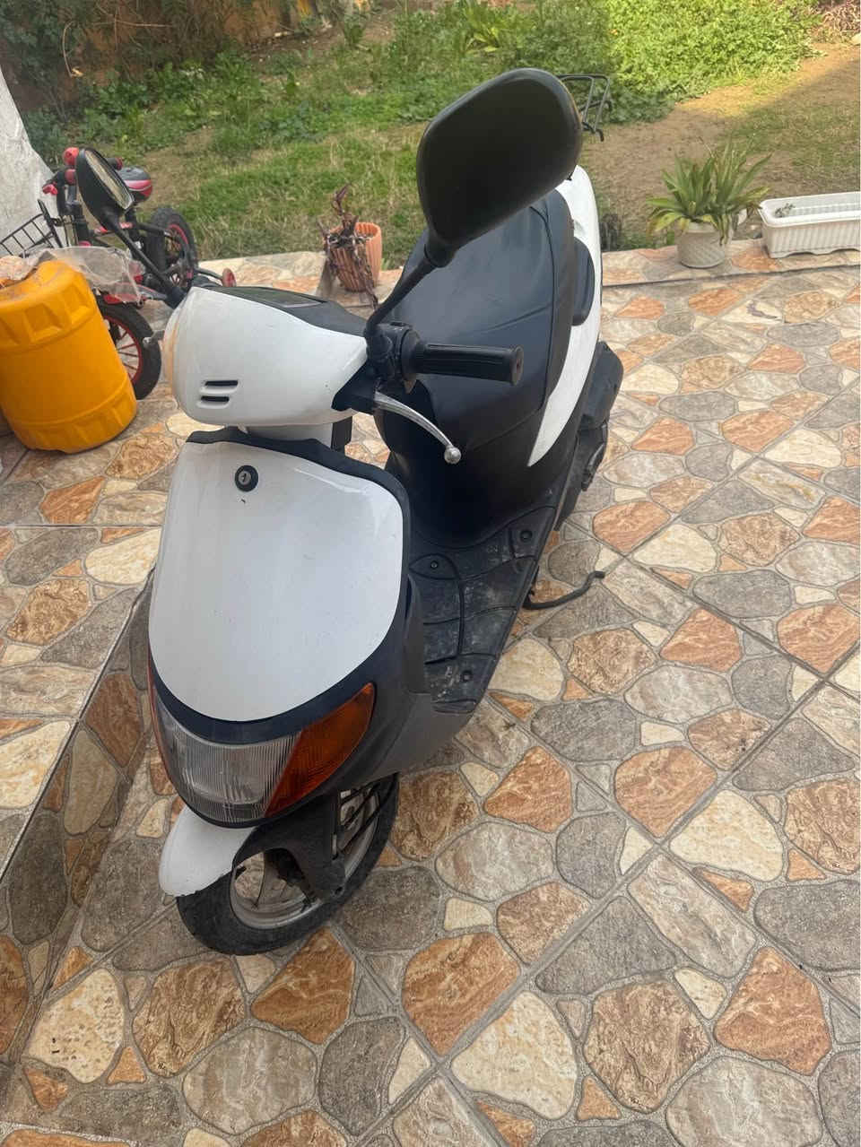 دراجه سوزوكي سرعه ٦٠
بيها سله من گدام تنفتح وتنسد
الدراجه نضيفه كلش ما شاء الله تبارك الله 
تشغيل سلف وهندر 
كهربائيات كله شغال 
دراجه كبس ما مفتوح 
صوتها ناعم ونشطه كلش
كزاضها كله بلادي شركه أربيل, العراق


**إذا كنت صاحب هذا الإعلان وتريد حذفه لأي سبب، رجاءا أرسل رسالة إلى الدعم الفني**