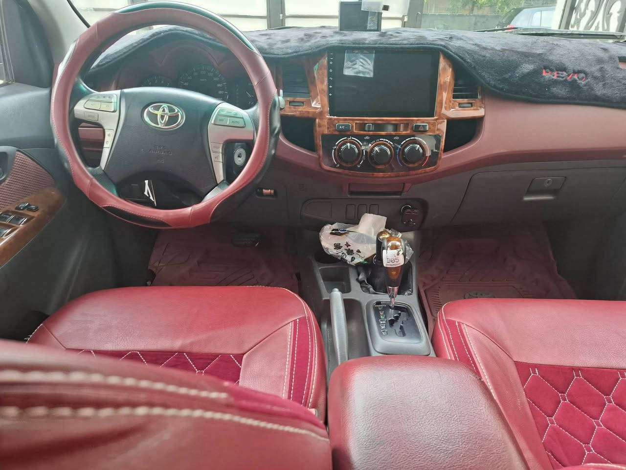 تويوتا هايلوكس 2014  شركة سيد نهرو 

سعر  240 $ وبيها مجال 

بدون صبغ بدون ضرر فقط بيها شبر بارد بالچاملغ سايق

گير و محرك ابشرط مامفتوح بدون صوت بدون بخار 

دينار مصرف مابيها سياره ماشيه 124 كيلو مه تر

سنويه جديد لل 2029 سنويه بسمي تحويل ثاني يوم

مكاني كركوك خابر و تدلل *********** كركوك, العراق
