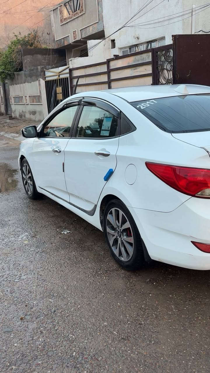 السلام عليكم اكسنت 2017 السياره مكفوله من الضربه محرك 1600 سياره نضيفه كير محرك حداديه كهربائيات السعر 114وبيها مجال المكان بغداد الرقم ***********
