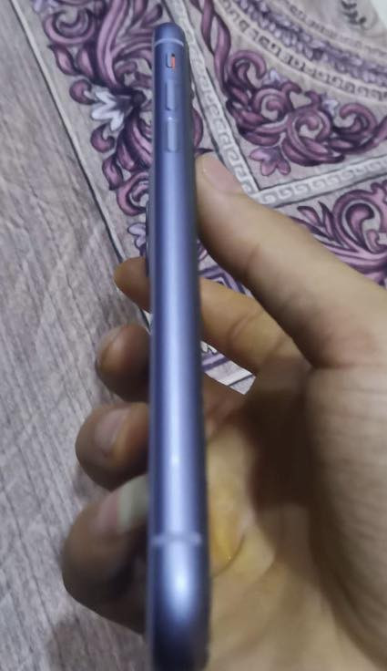 جهاز ايفون للبيع 11عادي شرق اوسط ذاكره128بطاريه 79مكاني بغداد رقم ***********
