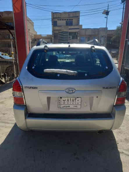 توسان ٢٠٠٨ سياره نضافه فول ..صدر جديد..حداديه جديده..تخم تاير ..دوشمه..مكينه كير تبريد خير من الله سياره  خليجيه فول بدون حادث السعر 115وبيها مجال بسيط مكاني بغداد الشعله  رقم الهاتف :***********
