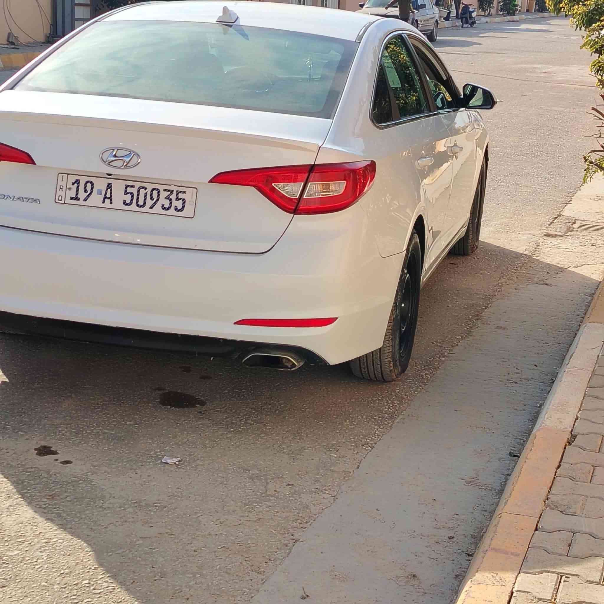 السلام عليكم
سوناتا 
موديل 15
رقم كربلاء
مكينة 2400 GDI
وارد امريكي 
حادث مرفق مع المنشور فقد مقدمة البنيد شويه 
بيها تگشير شويه موضح بالصور ما الحك اسويها
جاهزة من كلشي
مكينة 
كير 
حدادية 
تخم تاير 
تبريد 
شاشة 
كامرة 
مثبت سرعة
تحكم ستيرن
السعر 118 وبيها مجال 
مكاني ديوانية
***********
***********
