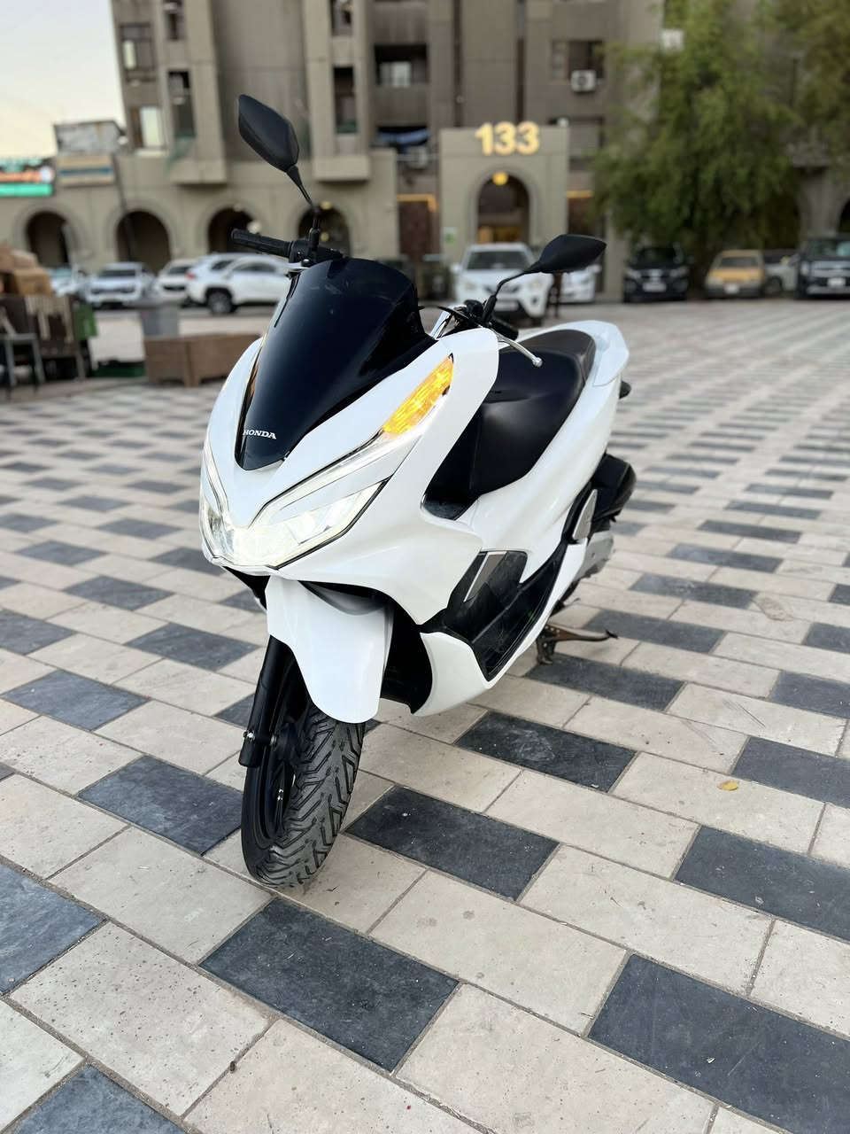 السلام عليكم  pcx جيل الثالث الياباني ثنينهن وكاله حساس ازحام حساس ستان مكاين لوك برغي ممفتوح بيهن مال رمبه مكفولات كفاله عامه شلعه معدل السعر لوحده مليون 950. العنوان بغداد الهاتف *********** اتصل وبيك خير ودلل
