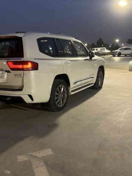 لاندكروز  2024 توين توربو GXR لمتدد
فول فول مواصفات 
المسافة16000 الف

مواصفات 
تحديد مسار 
رادرامامي 
اربع كامرات 
3شاشات
كشنات اماميه كهرباء 
كشنات اماميه تبريد 
دشبول بيانو 
فتحه 
انظمة قياده 
وبعد بيها هواي مواصفات 
وسياره كلش جديده وضمن الضمان . 
طخم ارضيات كامله 
داخل احمر واسود
السعر. 720 ورقه
رقم الهاتف.واتساب ايضا
***********
