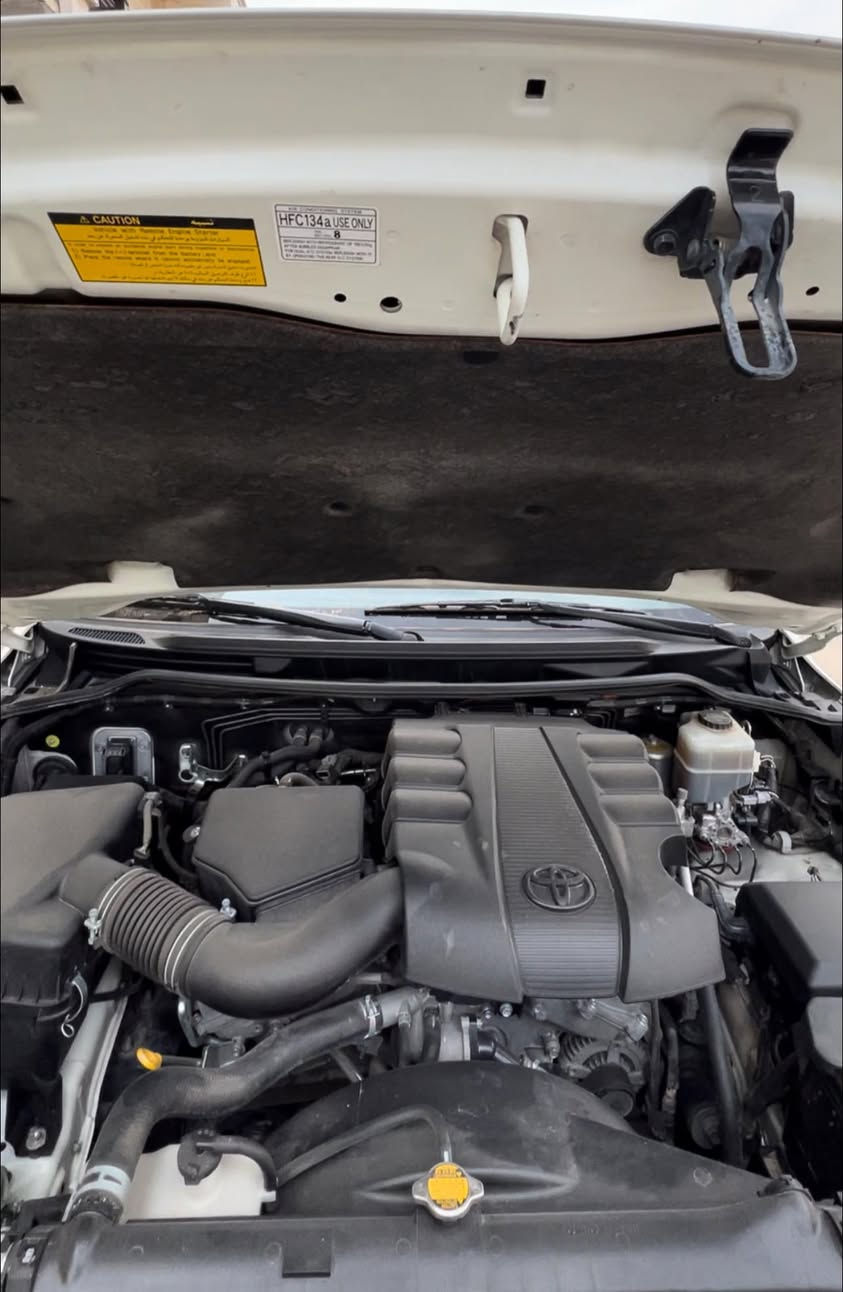 سلام عليكم ورحمة الله للبيع لاندكروزر 2015 سيارة بحاله الوكالة ماشيه 75الف حقيقي رقم اربيل الجديد سيارة كفاله عامه من كلشي سيارة فول مواصفات شركة SAS سيارة جديده بكل معنى الكلمه السعر 47الف دولار او بي مجال الاستفسار ***********
