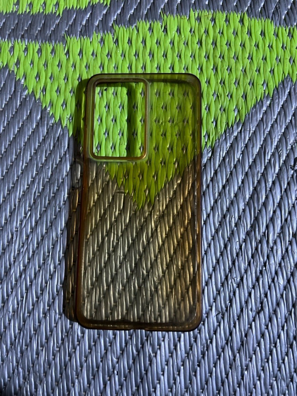 عندي مجموعة من أغطية الحماية للشاشات والجوالات بموديلات مختلفة مثل iPhone 13 Pro Max و Samsung S24 Ultra. الأغطية توفر حماية قوية وتصميم أنيق ومزودة بميزات مثل مضاد التجسس ومقاومة البصمات. مثالية لحماية هاتفك وجعله أكثر جاذبية.