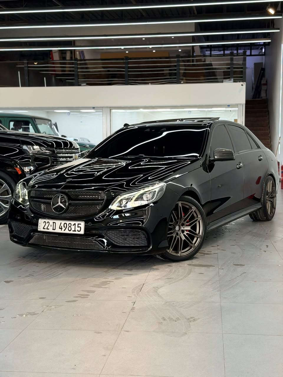 سلام عليكم 
للبيع فقط 
مارسدس E400
2015
فول مواصفات للاخير بنوراما 
2ويل 
كله AMg
داخله كلين بلعراق بيه فقط باب الصدر مصبوغ
بدون ايرباك
صفر مسج 
جاهزه للاخير جديدا كلش
ماشيه 92
مكينه سته سلندر توربو
وبيه درگه كاربون الياف
رقم اربيل تحويل مباشر
السعر 245 وبيه مجال 
مكاني بغداد المنصور ممتواجد خاص
واتساب ***********
